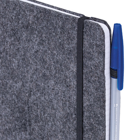 Блокнот А5 138x213 мм BRAUBERG "Voylok", войлок, резинка, держатель, 80 л., клетка, черный, 117134