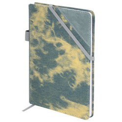 Блокнот А5 135x210 мм BRAUBERG "Denim", ткань/экокожа, резинка, держатель, 80 л., клетка, синий, 117139