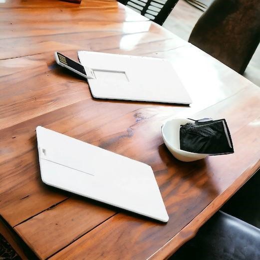 Флешка "Card" 16 Гб,  в белом цвете из пластика