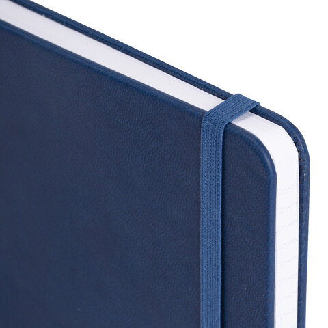 Блокнот А5 135x212 мм BRAUBERG "Edge", под кожу, резинка, держатель, 80 л., клетка, синий, 117149