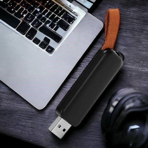 Флешка "Gear Soft" 32 Гб, черная, оснащена выдвижным механизмом