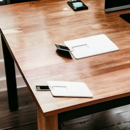 Флешка "Card" 16 Гб,  в белом цвете из пластика