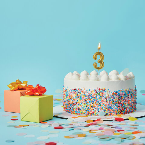 Свеча-цифра для торта "3" золотая с глиттером, 6 см, ЗОЛОТАЯ СКАЗКА, на шпажке, в блистере, 591416