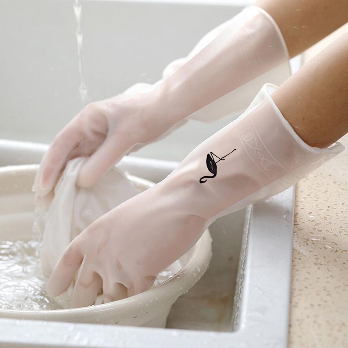 Перчатки ПВХ белые полупрозрачные с принтом фламинго