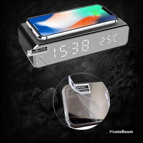 Часы электронные настольные Karmon с беспроводной зарядкой / УЦЕНКА