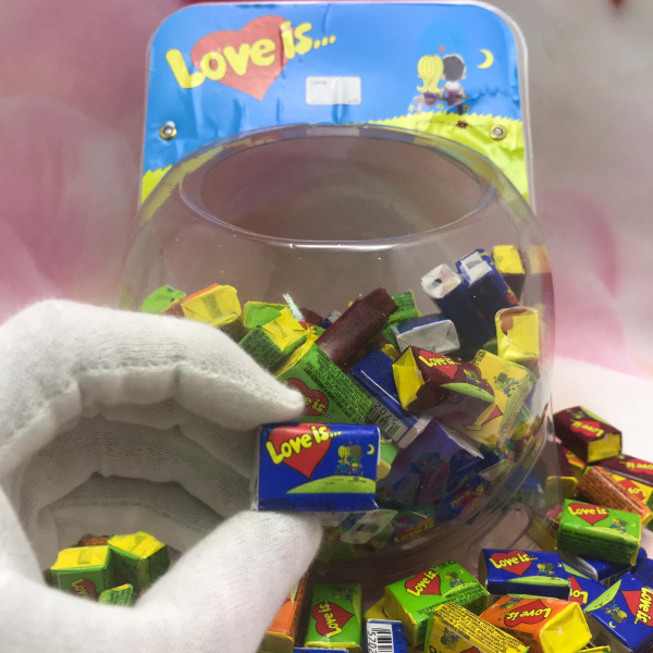 Уценка! Блок-сфера жевательной резинки Love is жвачка Лав из), 200 шт. Ассорти вкусов