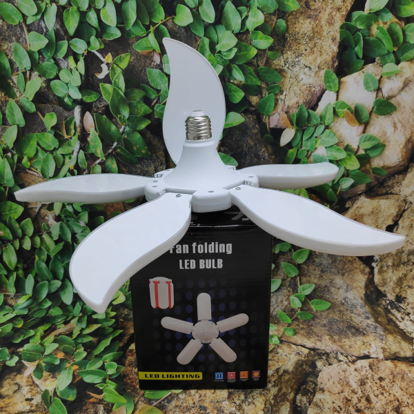 Складная светодиодная лампа в форме цветка Fan folding Led Bulb 75W E27 с пятью лопастями - лепестками (белая)