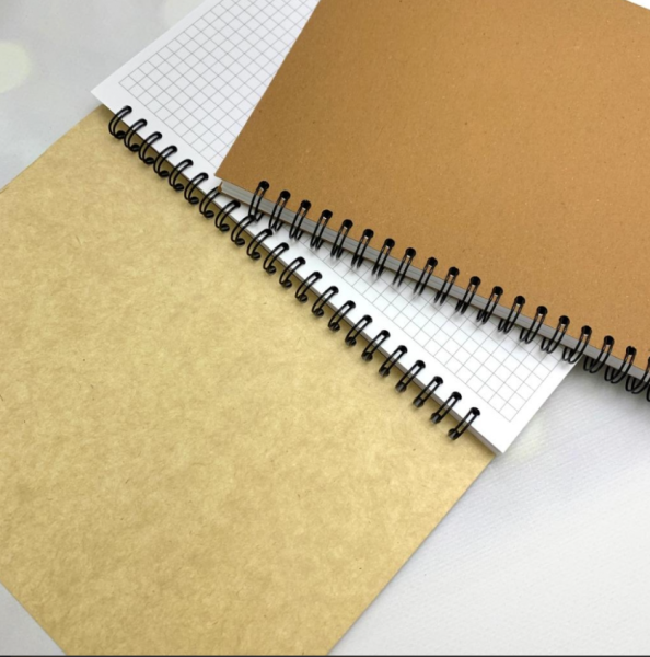 Скетчбук блокнот "Sketchbook" с плотными листами для рисования (А5, бумага в клетку, спираль, 40 листов)