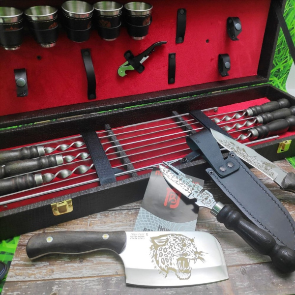 Набор для шашлыка и гриля в чемодане Кизляр Царский №8.1, 17 предметов