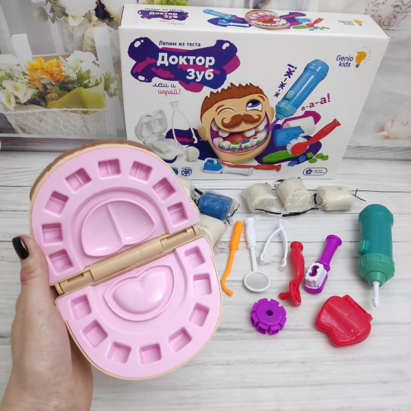 Набор для творчества GENIO KIDS Доктор Зуб Стоматолог (8 пакетиков теста для лепки по 50 гр + 8 аксессуаров для игры + боромашинка на батарейках)