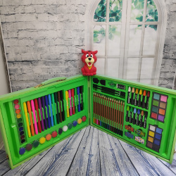 Набор для рисования в деревянном чемоданчике с мольбертом 98 предметов Набор для рисования в деревянном кейсе с мольбертом 98 предметов