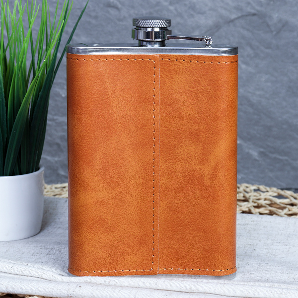 Набор в подарочной коробке Фляжка 180 мл Россия + 4 стопки 30 мл,воронка / FL-212 /уп 60/