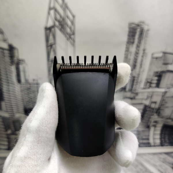 Многофункциональный портативный аккумуляторный триммер-электробритва Geemy GM-567 для лица и тела 4 в 1 (насадки для носа, ушей, бровей, бритья, окантовки)