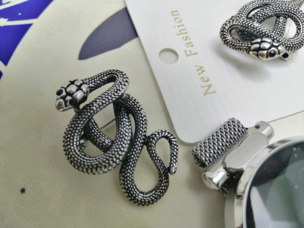 Брошь "Змея" Fashion Gewellery