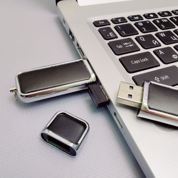 USB накопитель (флешка) Business кожа / металл, 16 Гб