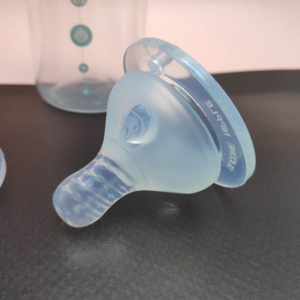 Силиконовая соска (комплект 2 шт) BABY FLOW с отверстием размера L (сильный поток) с 6 месяцев