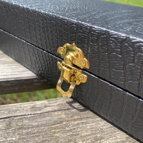 Нож разделочный в кожаном футляре Кизляр России Дамасская сталь / цветная рукоять карельская береза