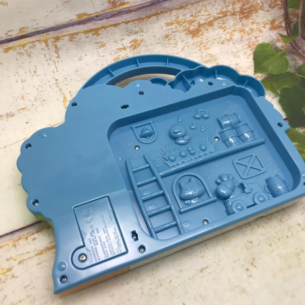 Музыкальный  развивающий теремок Dream Makers "Ферма", работает от батареек (звук, свет, тактильное восприятие)