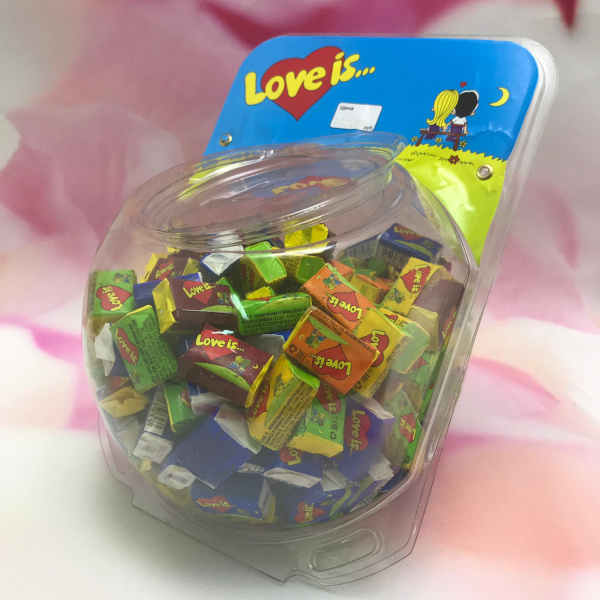 Уценка! Блок-сфера жевательной резинки Love is жвачка Лав из), 200 шт. Ассорти вкусов