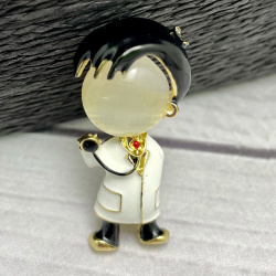 Бижутерия брошь "Доктор" 4 см