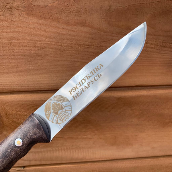 Нож туристический с гравировкой в кожаном футляре Кизляр России