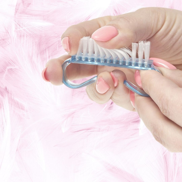 Щетка для ухода за руками