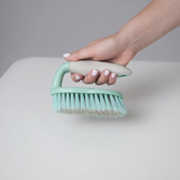 Еврощетка- утюг, из термопластичной резины, пластика