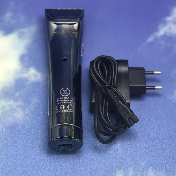Мощная машинка для стрижки волос Gemei GM-6138 Рrofessional Hair Clipper 4 сменные насадки, 5V/2000mA