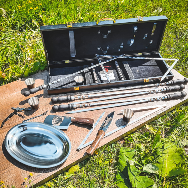 Набор для шашлыка и гриля в чемодане Кизляр Царский №8, 16 предметов