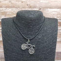 Подвеска - кулон на шнуровке Велосипед MonPin,  20 х 25 мм