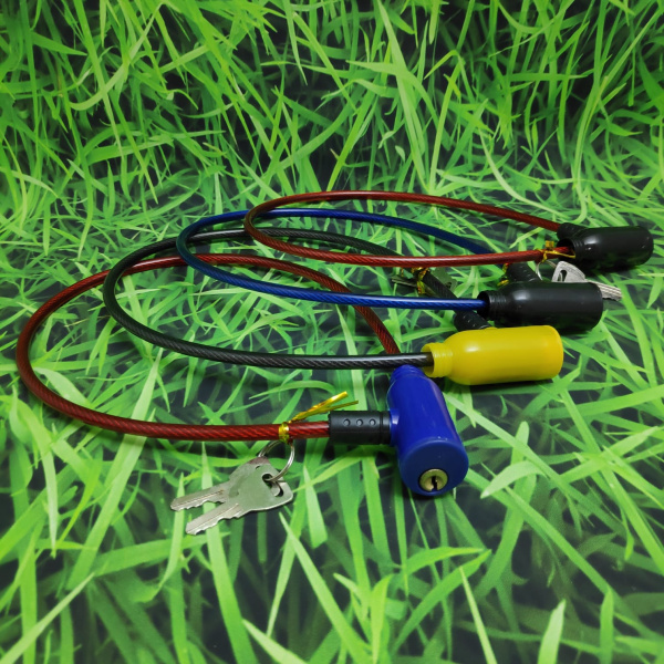 Замок велосипедный (универсальный), стальной трос (10ммх100см) с ключом Красный