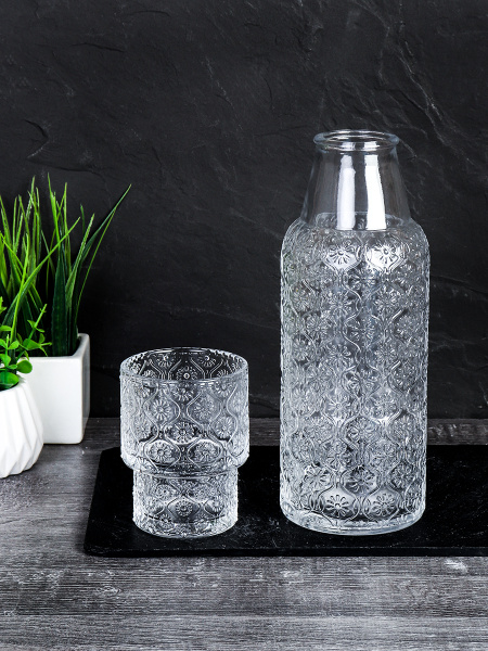 Графин 700 мл с крышкой стаканом 200 мл Набор холостяка / CH2 /уп 30/ стеклянный