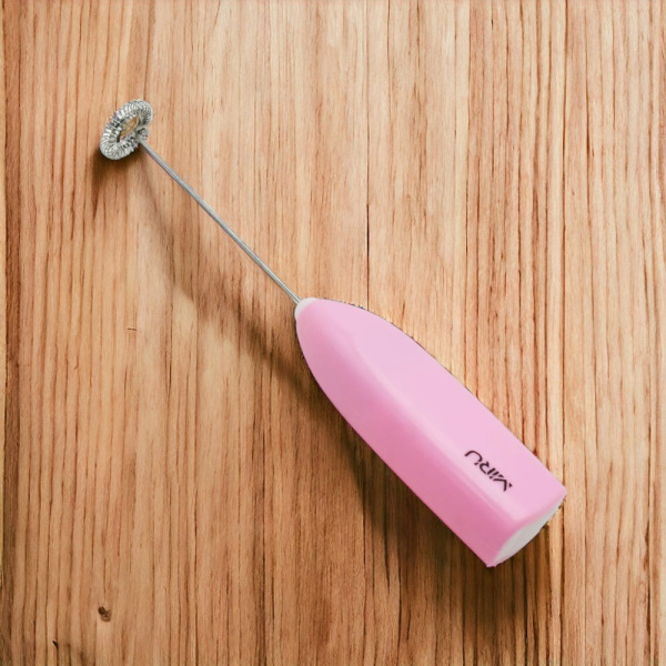 Беспроводной электрический капучинатор KA044 на батарейках, светло-розовый / Взбивание молочной пены для кофе, шоколада, капучино, макиато и других кофейных напитков