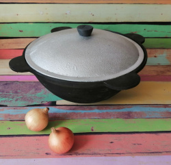 Казан Узбекский чугунный 4.5 литров с крышкой (плоское дно)