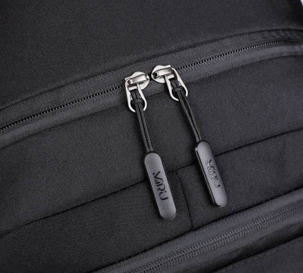 Рюкзак для ноутбука 15.6''  Sallerus MBP-1052, черный / Застежка на липучке, уплотненное дно, утолщенная стенка в кармане для ноутбука