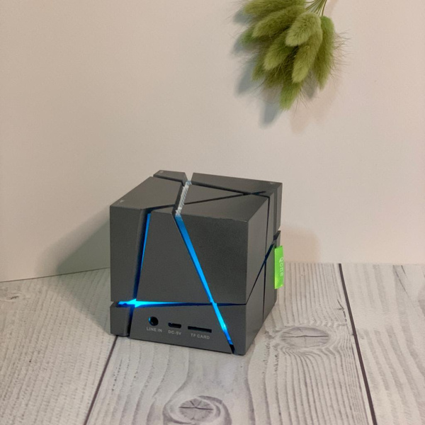 Колонка Bluetooth Q-one Куб (музыка, радио, световые эффекты). Чистый объемный звук