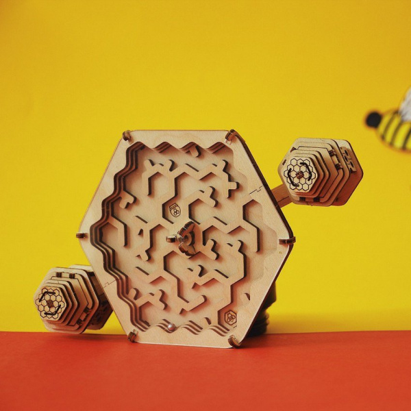 Деревянный конструктор-головоломка (сборка без клея) "Лабиринт Пчелы и мед" UNIWOOD