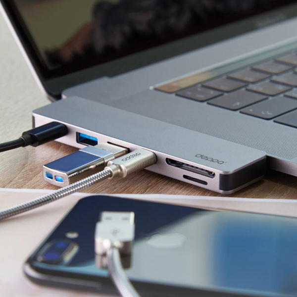 USB-C адаптер для MacBook 7-в-1, Цвет серебристый