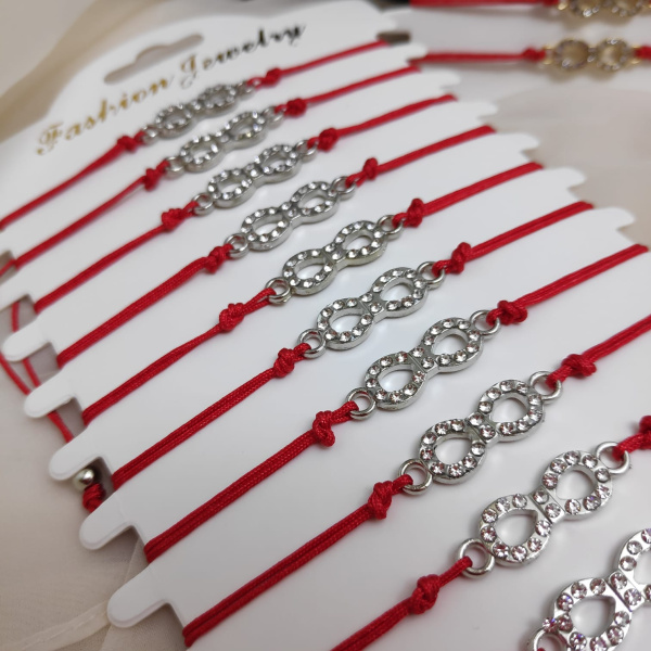 Браслет - оберег красная нить с подвеской