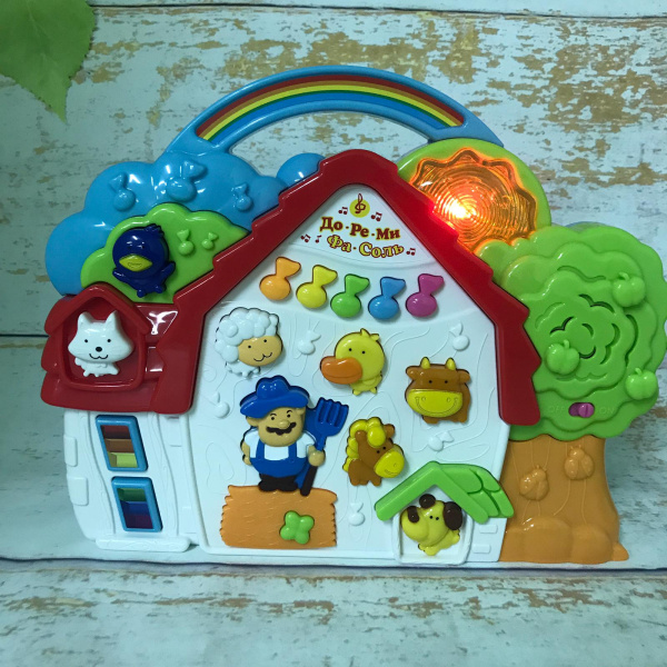Музыкальный  развивающий теремок Dream Makers "Ферма", работает от батареек (звук, свет, тактильное восприятие)