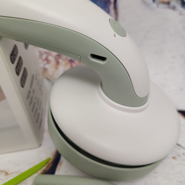 Ручной аккумуляторный мини-пылесос C500 mini clear, цвет мятный