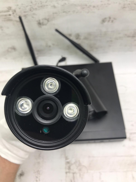 Готовый комплект уличного или внутреннего беспроводного видеонаблюдения на 2 камеры+видеорегистратор HD NVR Kit