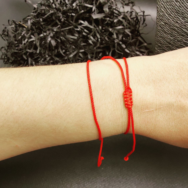 Браслет красная нить "Завяжи мечту" / Оберег на руку