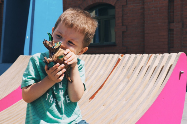 Деревянный конструктор "Трицератопс" (сборка без клея) с набором карандашей UNIWOOD