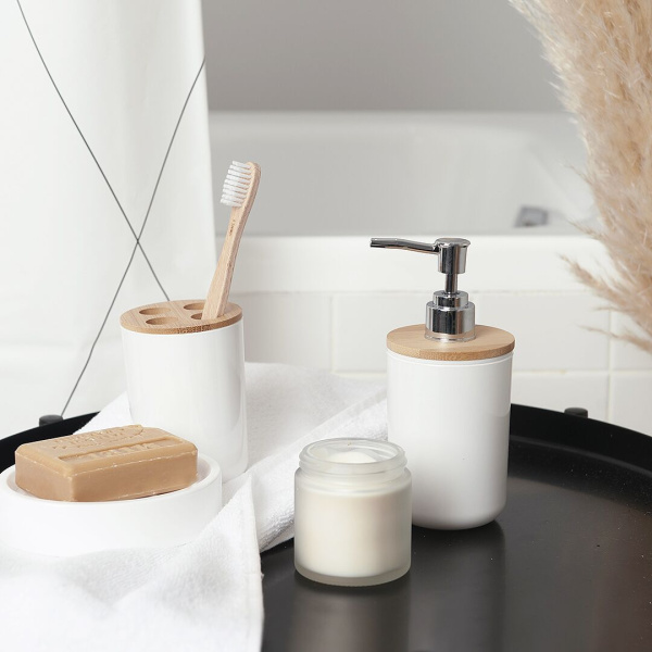 Стакан для зубных щеток пластиковый с бамбуковой крышкой "Fresh"