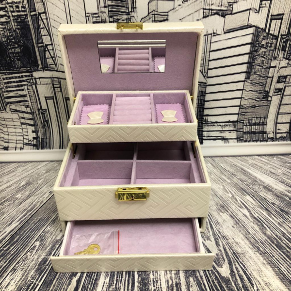 Шкатулка автомат для украшений "Солнцестояние" 3 полки, 14х18х11 см Молочная