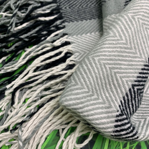 Плед акриловый для уюта Glama с бахромой, 130x160 см