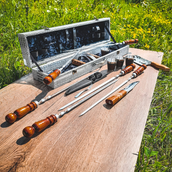 Набор для шашлыка и гриля в чемодане «Царский» 13 предметов