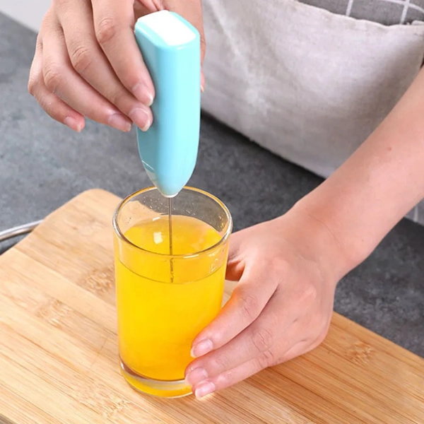 Беспроводной электрический капучинатор KA044 на батарейках, голубой / Взбивание молочной пены для кофе, шоколада, капучино, макиато и других кофейных напитков