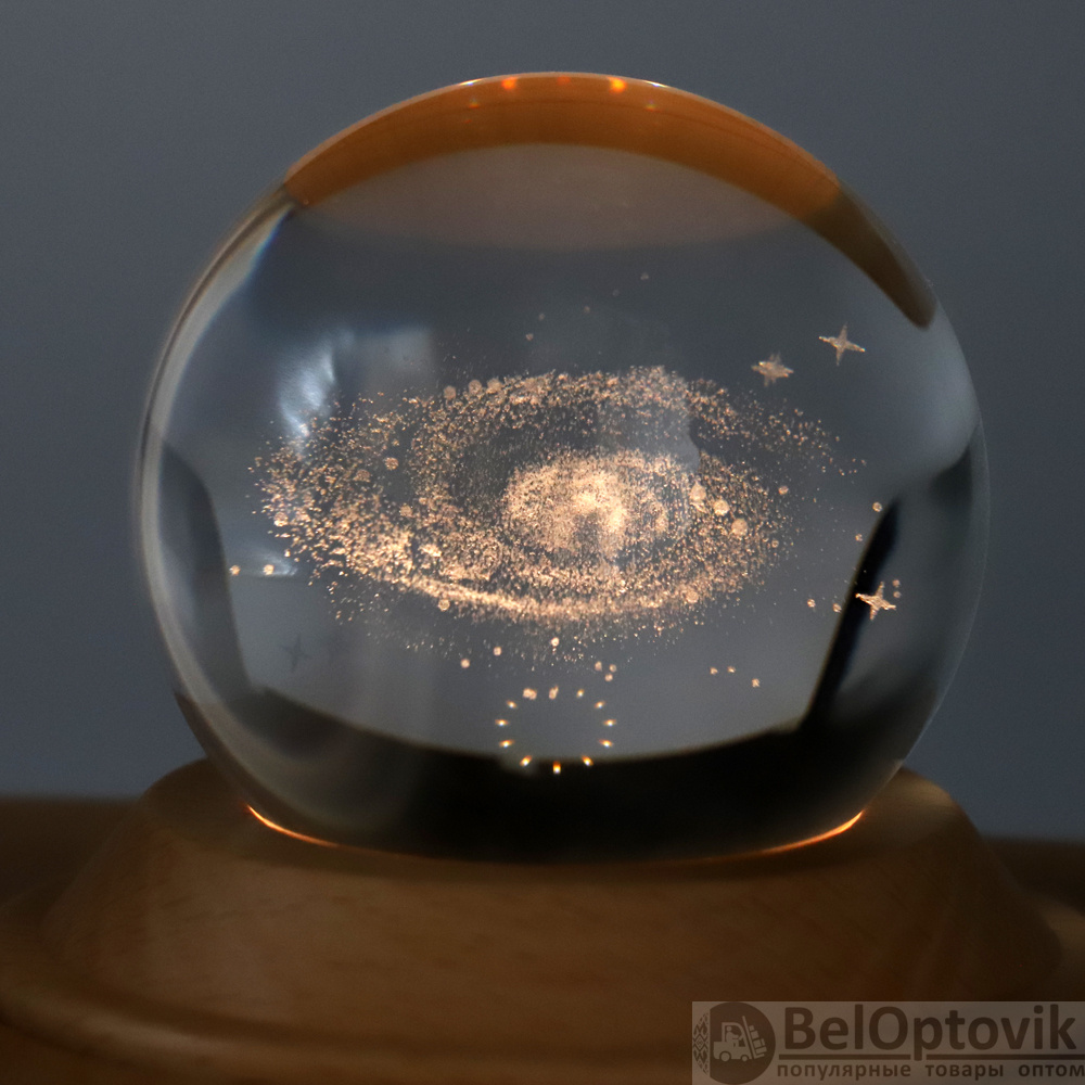 Интерьерная лампа с колонкой и функцией проекторного освещения Univero